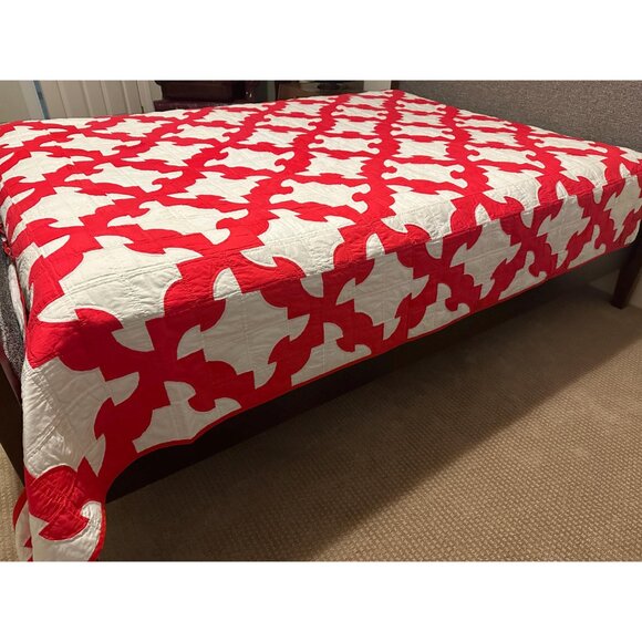 Vintage quilt in Drunkards Path pattern red and white Queen size - Picture 5 of 8